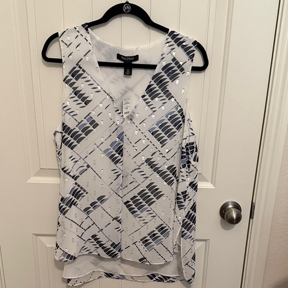 White House Black Market Tops - White House Black Market Geometric Sleeveless Blouse - Navy and White Size Large